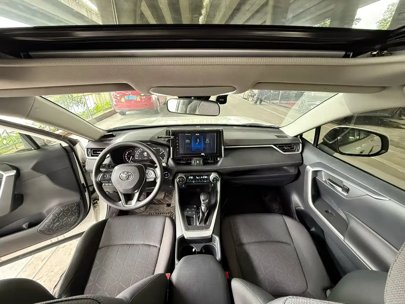 Toyota RAV4 Rongfang 2020 2.0L CVT 2WD Trend Edition фото 7