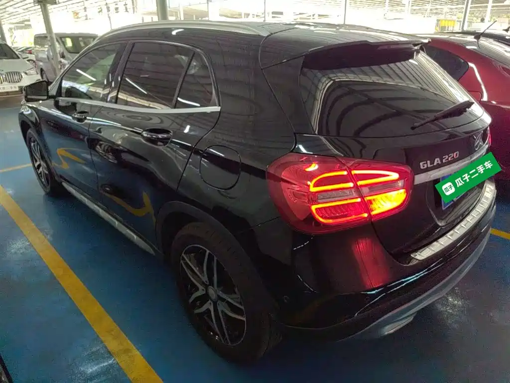 Mercedes-Benz GLA 2016 GLA 220 4MATIC Fashion фото 5