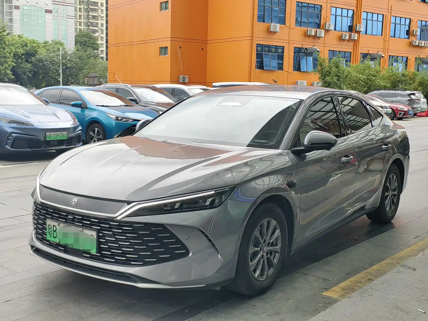 BYD Qin L 2025 DM-i Smart Drive Edition 80KM Leading