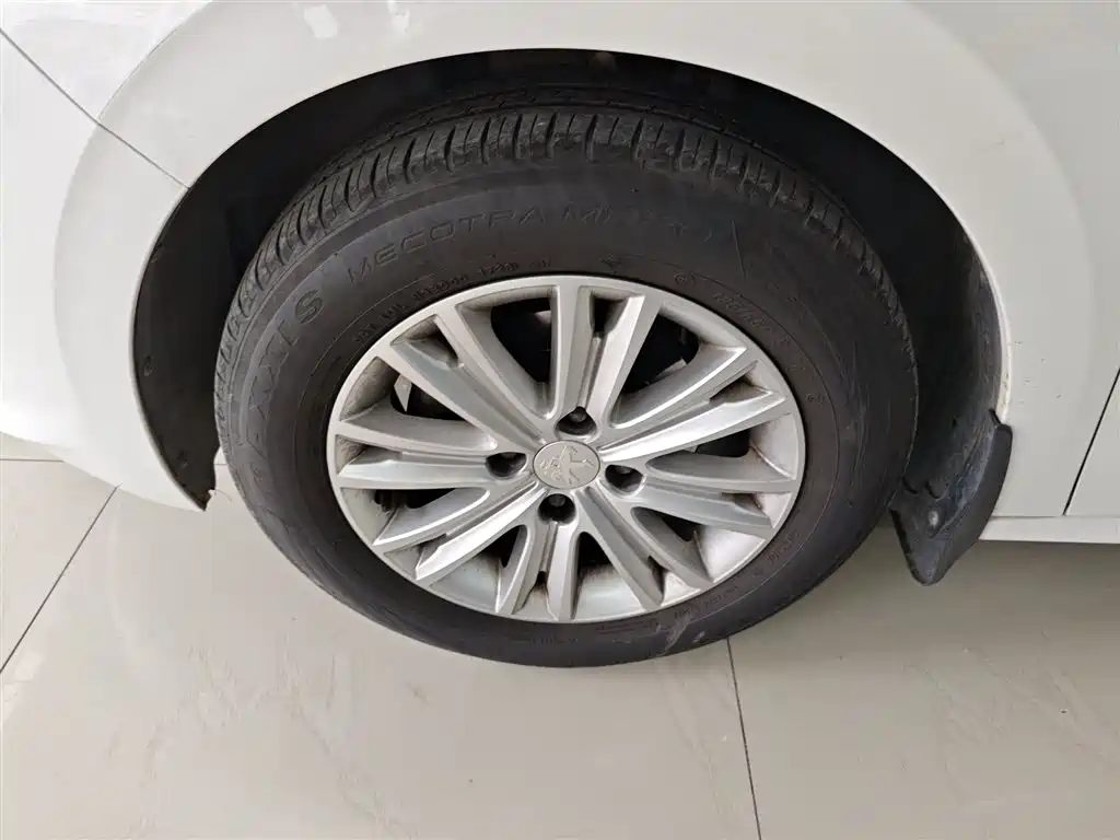 Peugeot 301 2014 1.6L Manual Luxury Edition фото 25