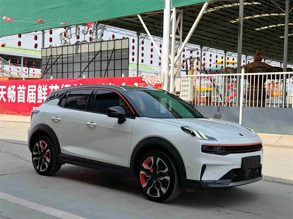 Lynk & Co 06 2020 1.5T Halo фото 3