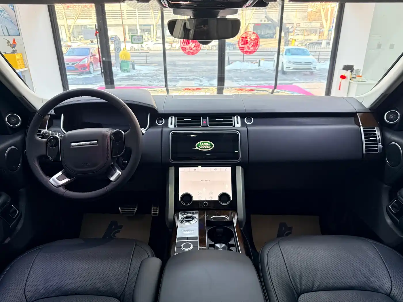 Land Rover Range Rover 2022 3.0 L6 400PS Heritage Extended Classic Edition фото 13