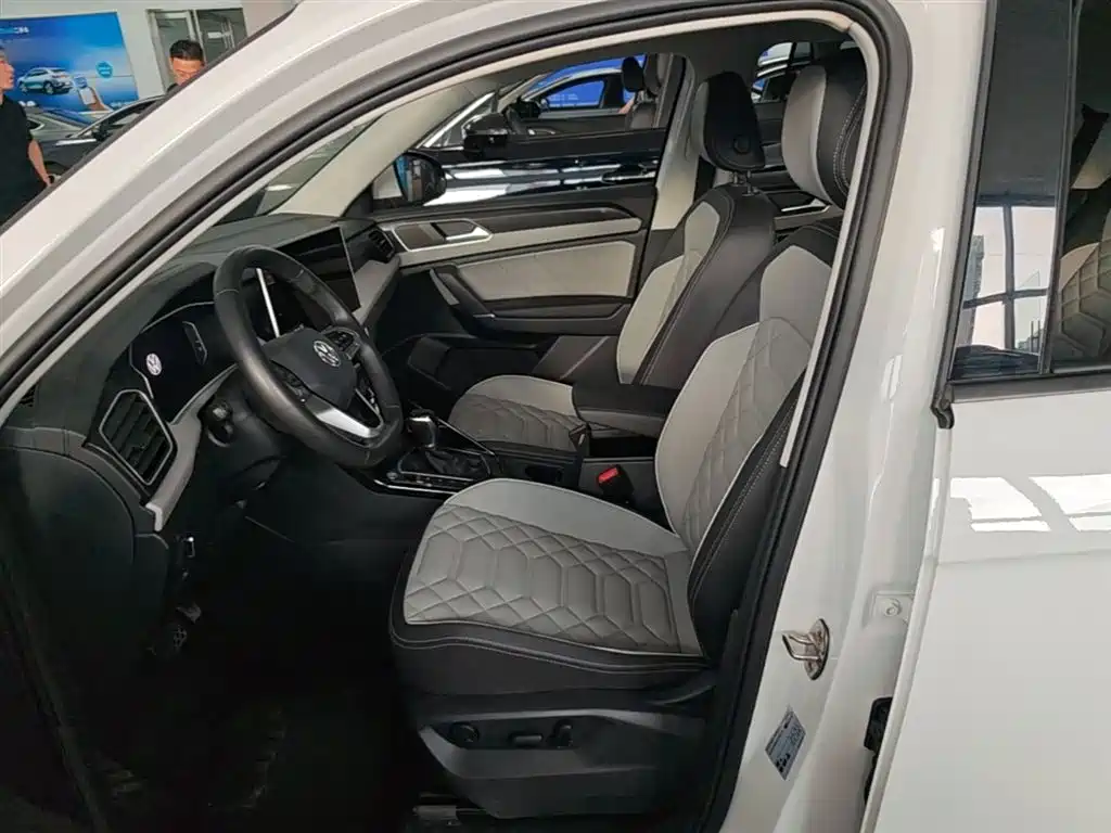 Volkswagen Tayron 2024 300TSI 2WD Luxury Plus Advanced фото 15