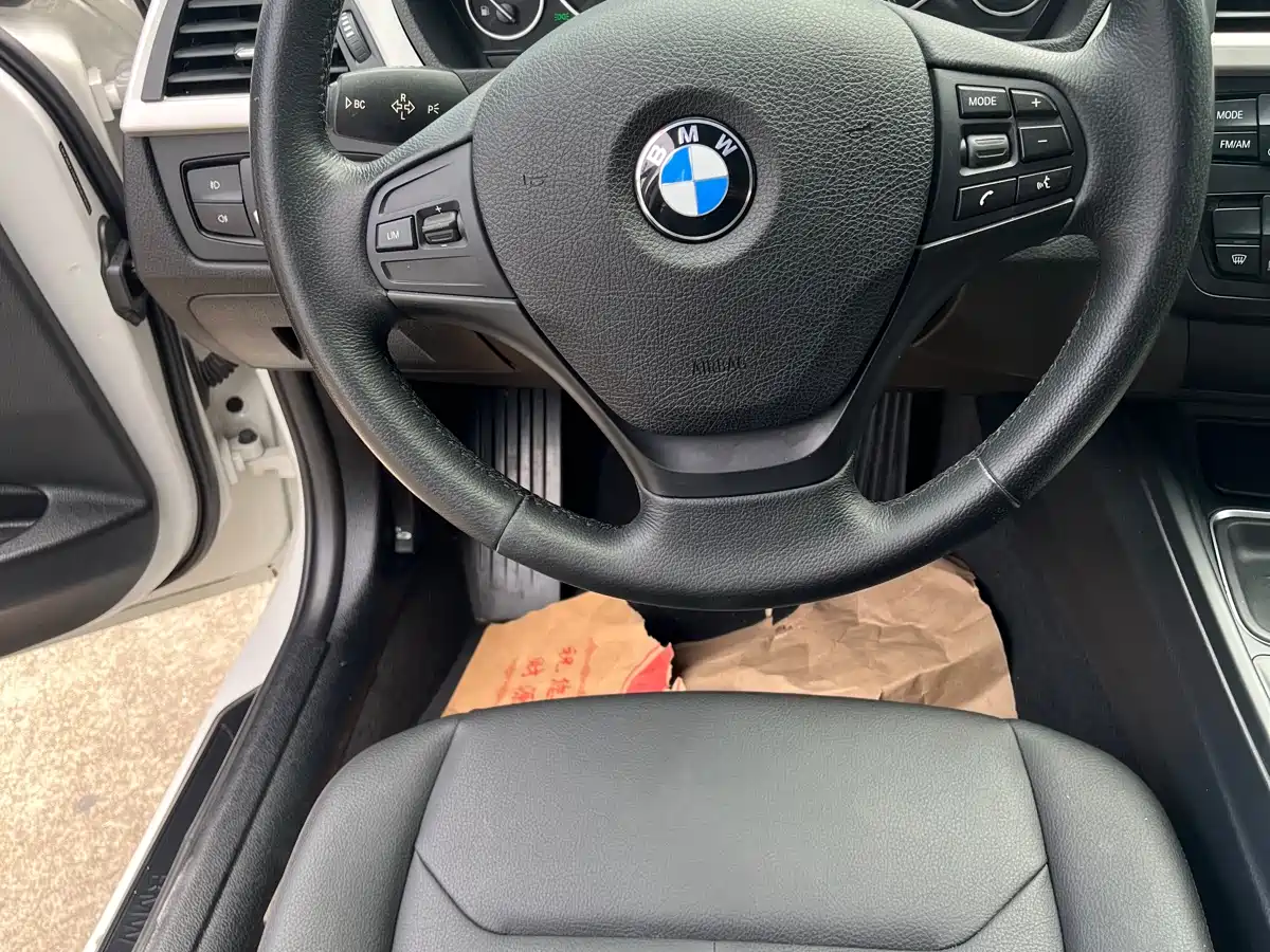 BMW 3 Series 2015 320Li Fashion фото 8