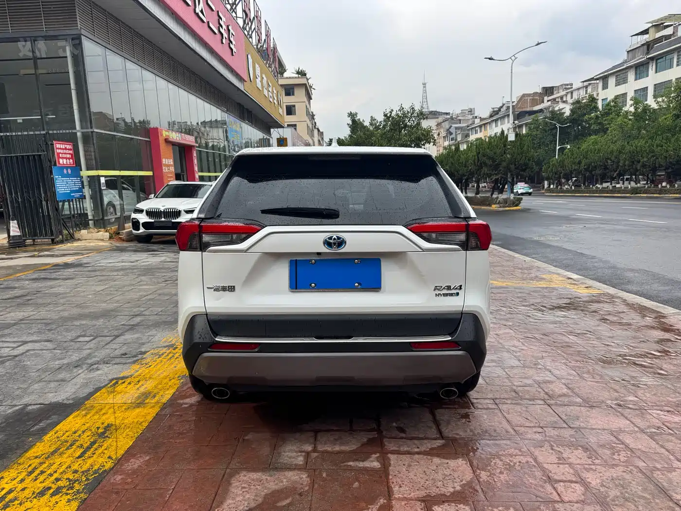 Toyota RAV4 Rongfang 2023 Hybrid 2.5L E-CVT 2WD Elite Edition фото 5