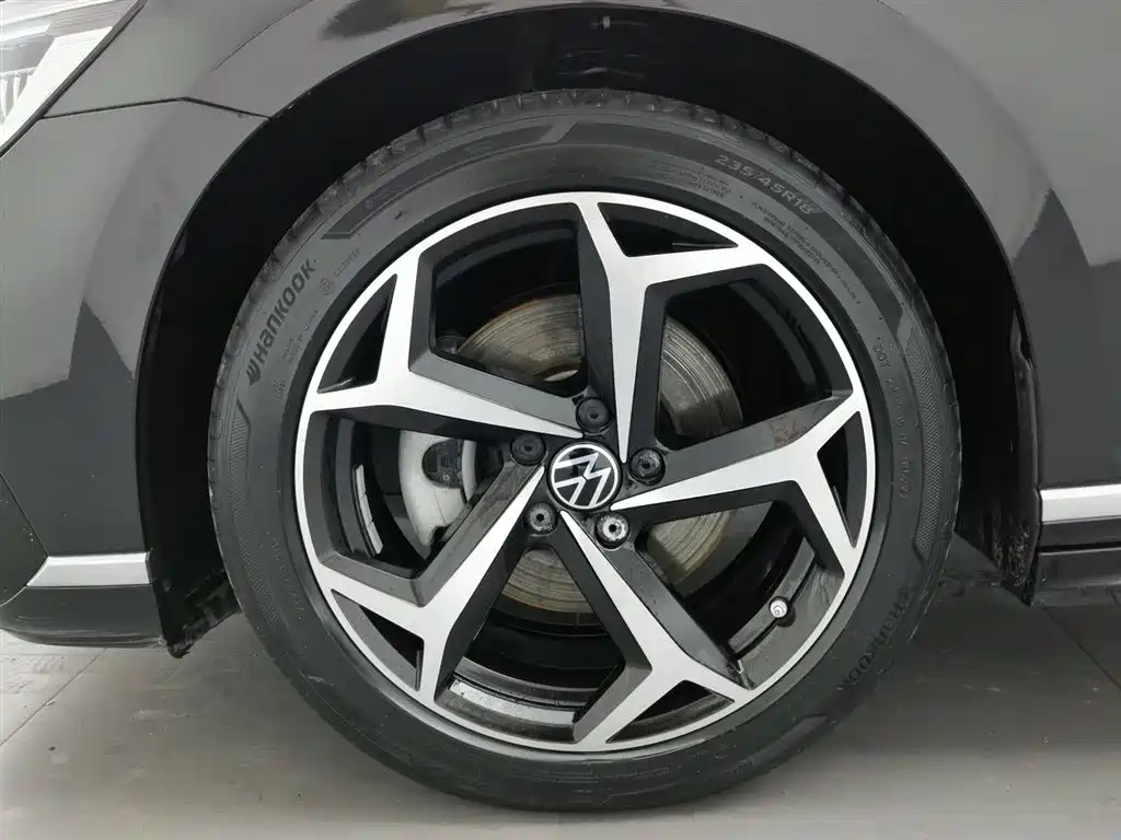 Volkswagen Magotan 2023 Model 2 Million Commemorative Edition 330TSI DSG Luxury фото 17