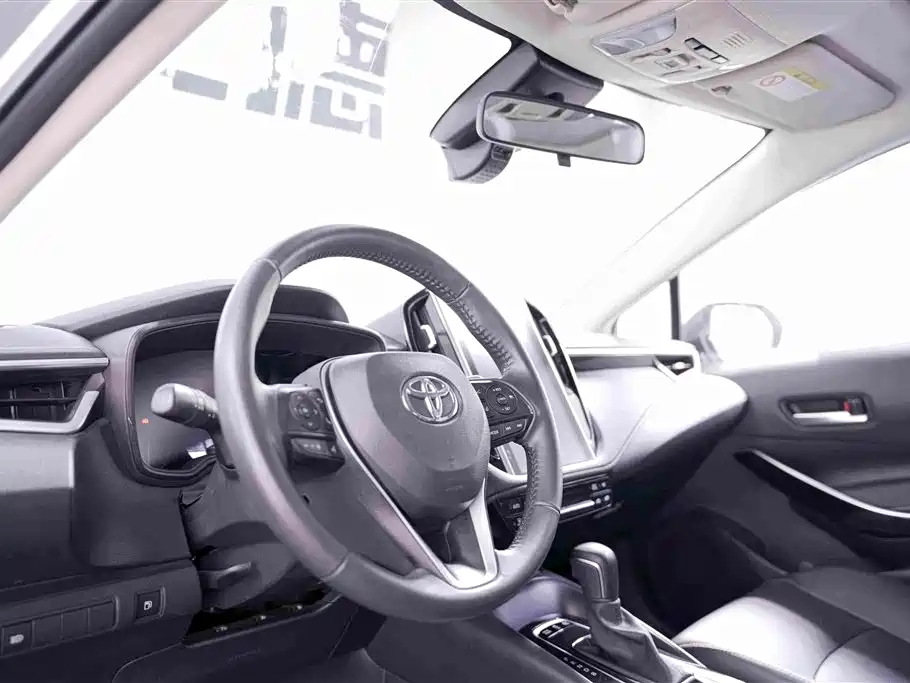 Photo 10 - Toyota Corolla