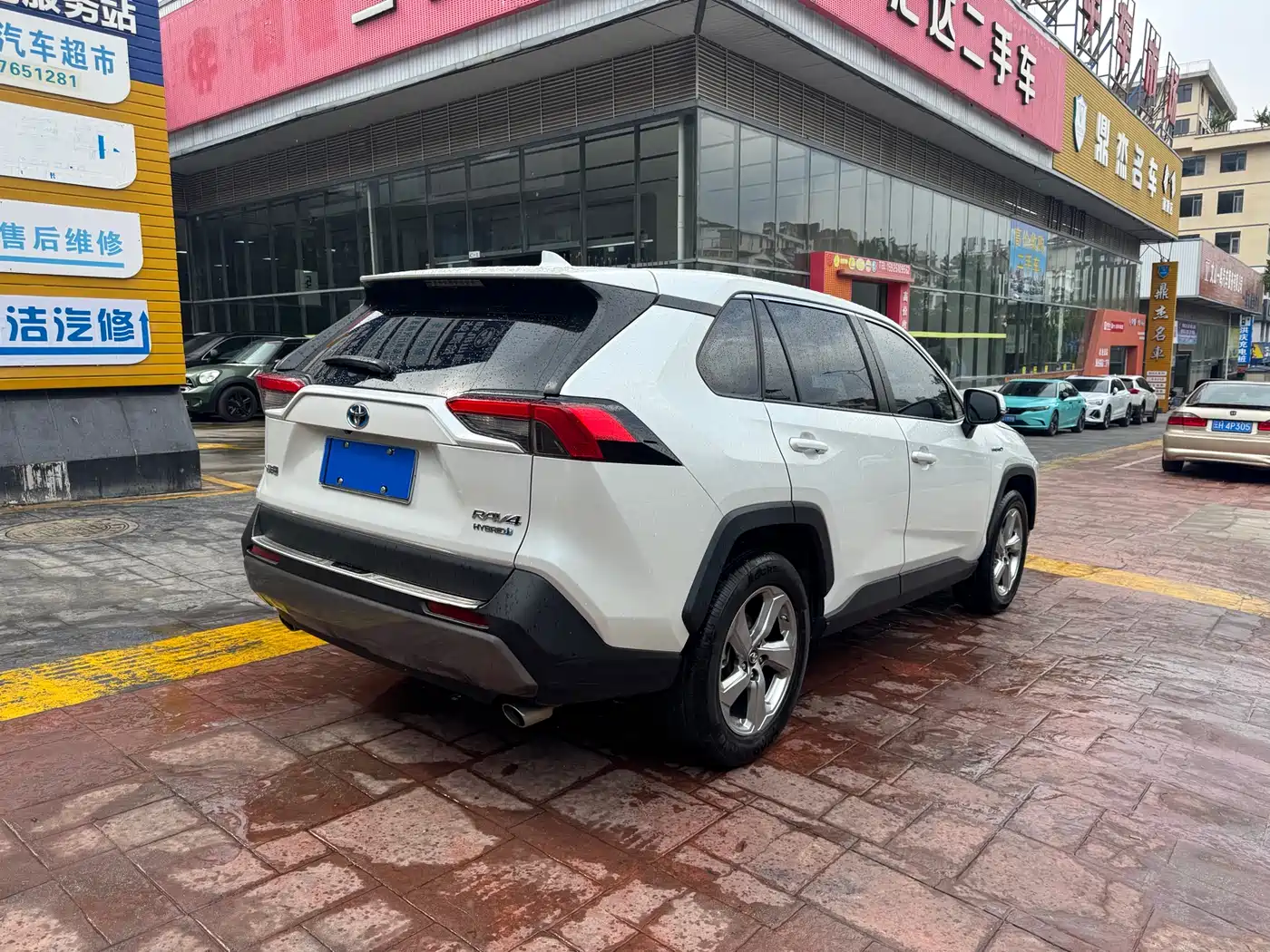 Toyota RAV4 Rongfang 2023 Hybrid 2.5L E-CVT 2WD Elite Edition фото 2