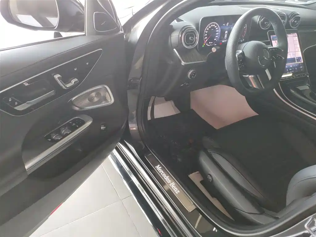 Mercedes-Benz C-Class 2023 Facelift C 260 L Night Sport Edition фото 16