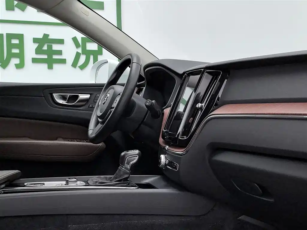 Volvo XC60 2020 T5 4WD Intelligent Comfort Luxury Edition фото 22