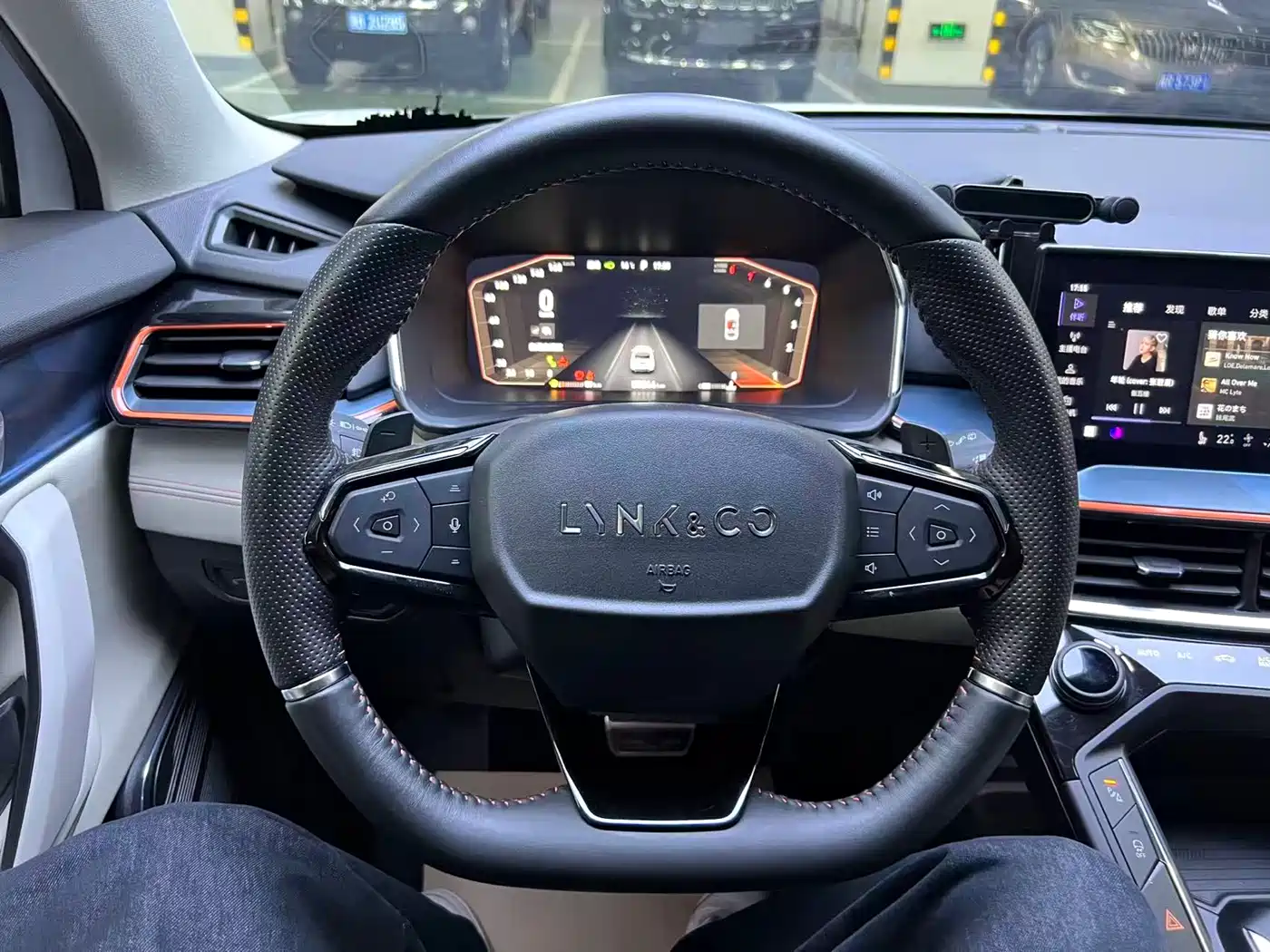 Lynk & Co 06 2020 1.5T Halo фото 6