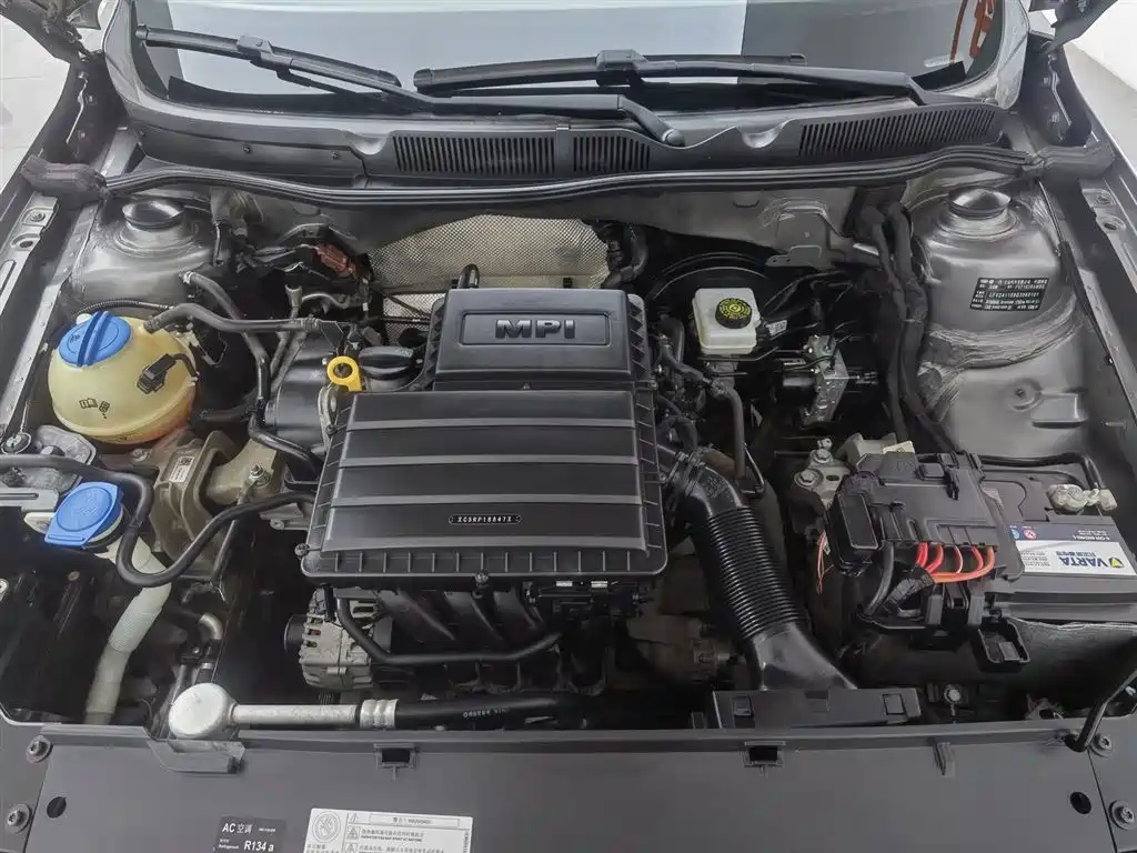 Volkswagen Bora 2016 Model 1.6L Manual Fashion фото 6