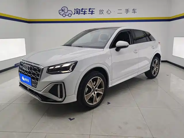 Audi Q2L 35TFSI, Стиль Драйв