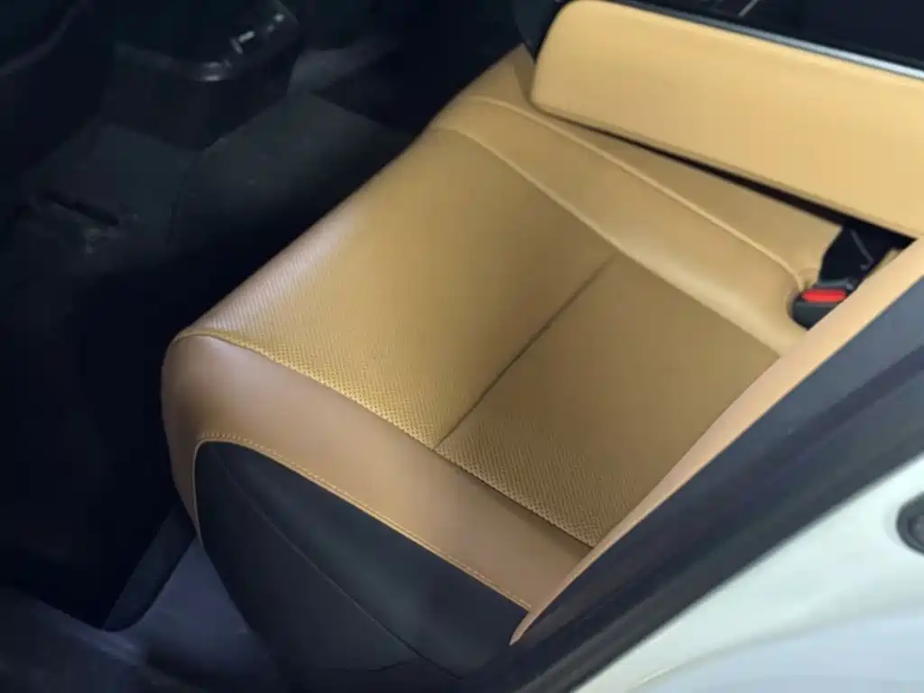 Lexus ES 2021 200 Excellence Edition фото 6