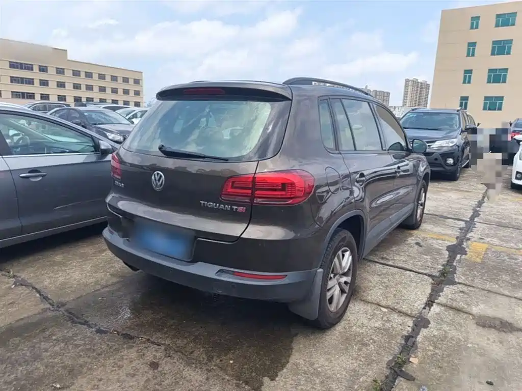 Volkswagen Tiguan 2015 1.8TSI Automatic 2WD Trendline фото 7