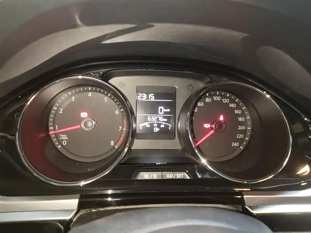 Volkswagen Bora 2016 Model 1.6L Manual Comfort фото 12