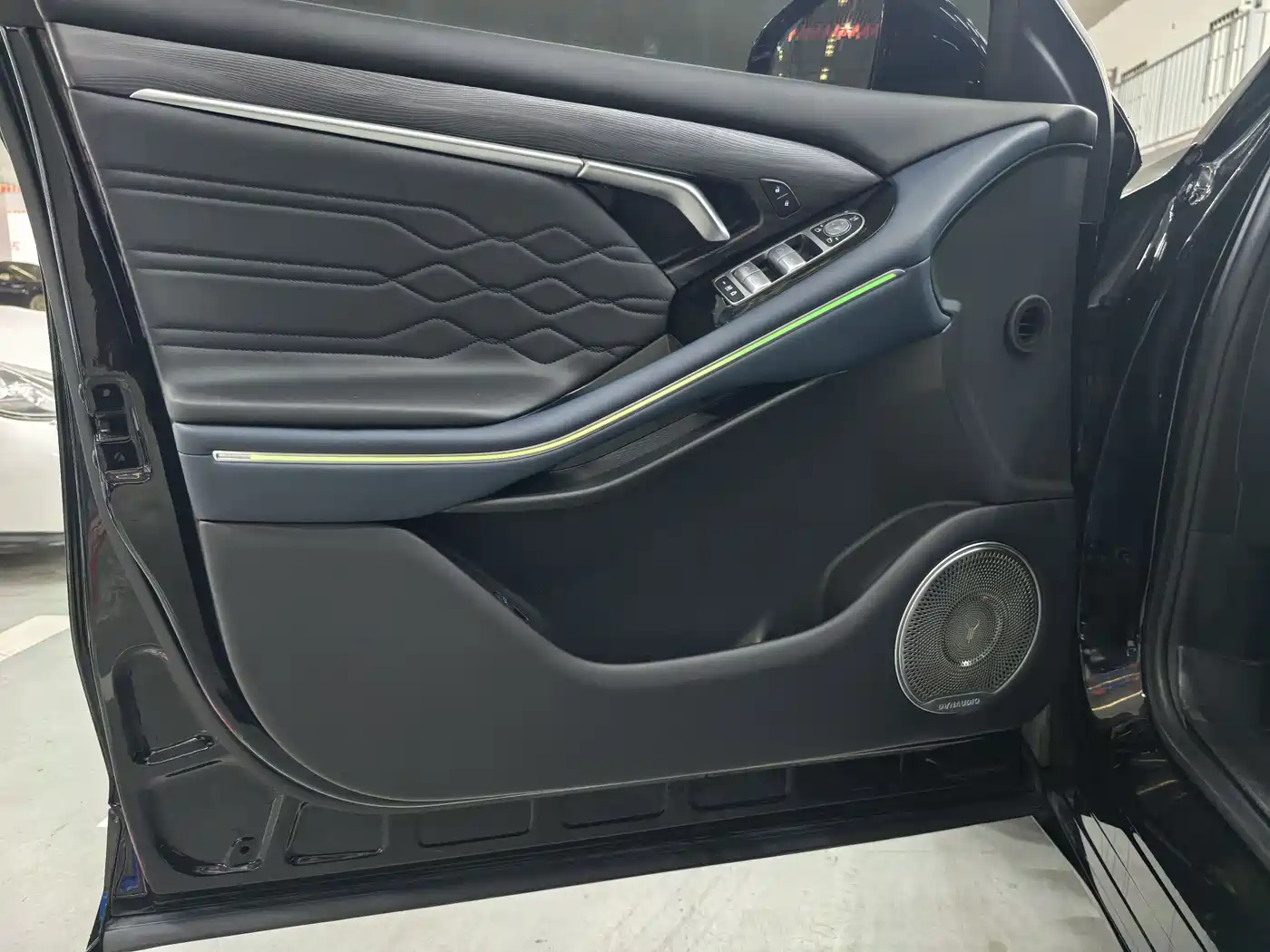 Voyah Auto VOYAH FREE 2024 Ultra Long Range Intelligent Driving Edition фото 9
