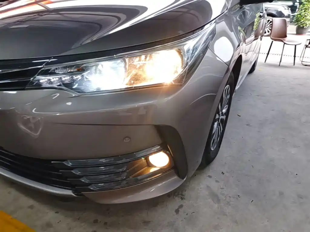 Toyota Corolla 2017 Facelift 1.2T S-CVT GL-i фото 24