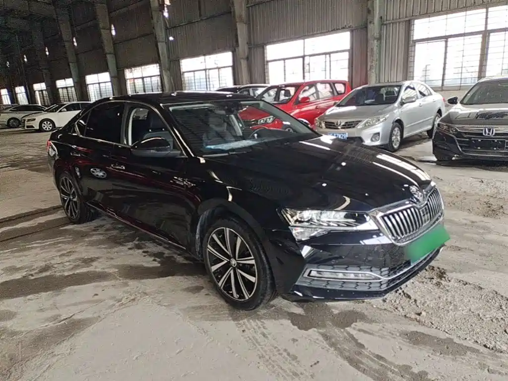 Škoda Superb 2023 Facelift TSI330 DSG Luxury Edition фото 4