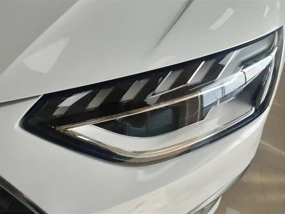 Audi A4L 2020 40 TFSI quattro Luxury Dynamic фото 5