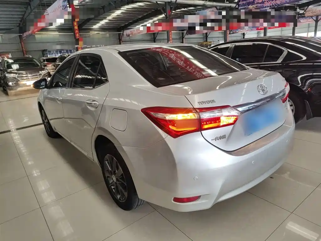 Toyota Corolla 2017 Model 1.2T CVT GL-i Leather Edition фото 5