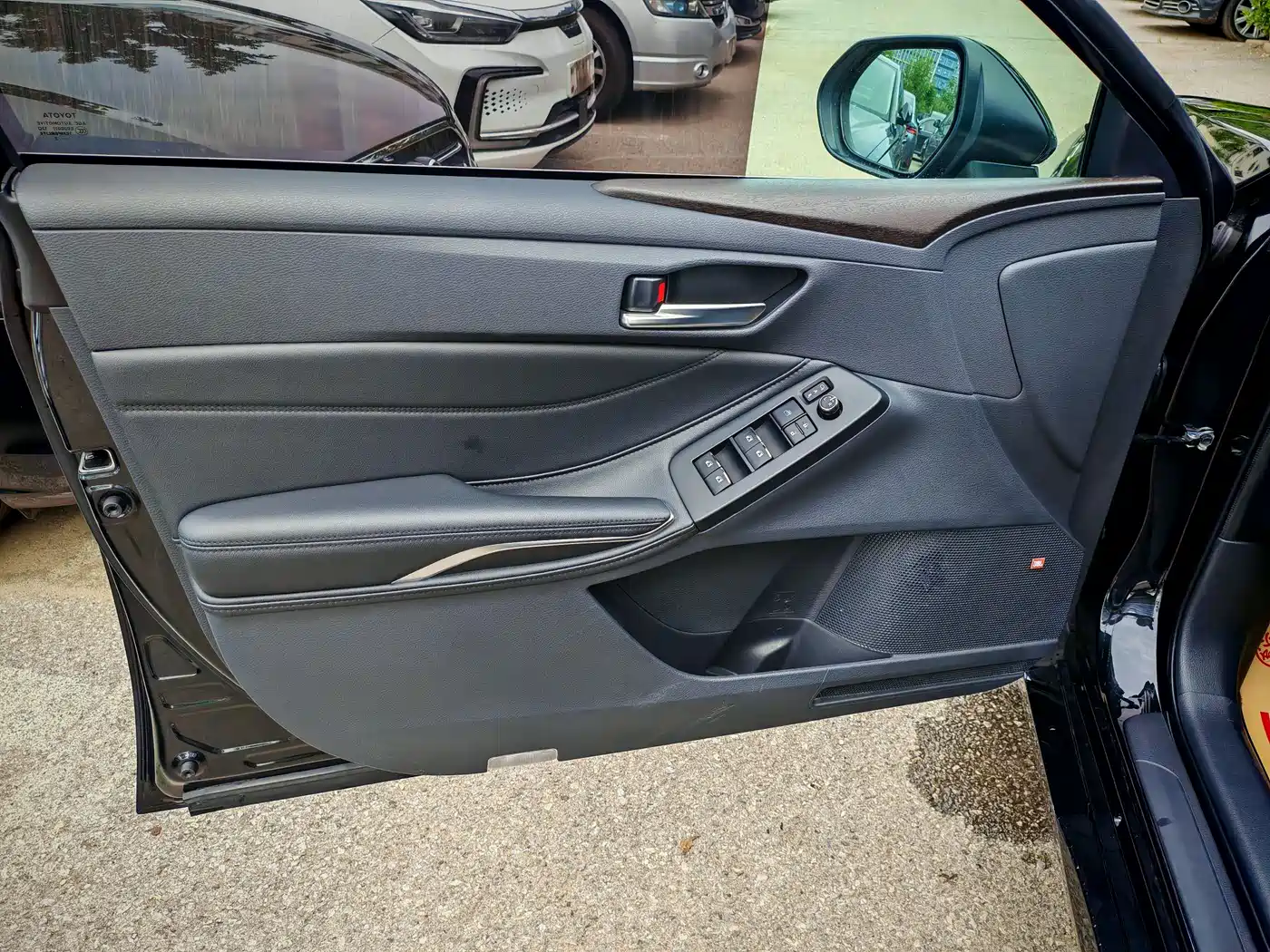 Toyota Avalon 2023 2.0L Luxury Edition фото 13