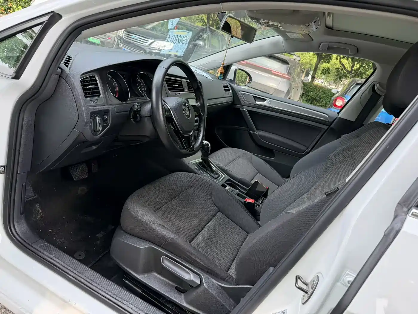 Volkswagen Golf 2015 1.6L Automatic Comfort фото 4
