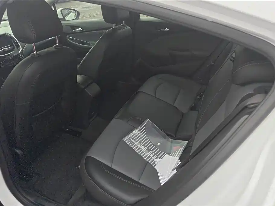 Chevrolet Cruze 2017 1.4T Hatchback DCT Leading Edge Edition фото 11