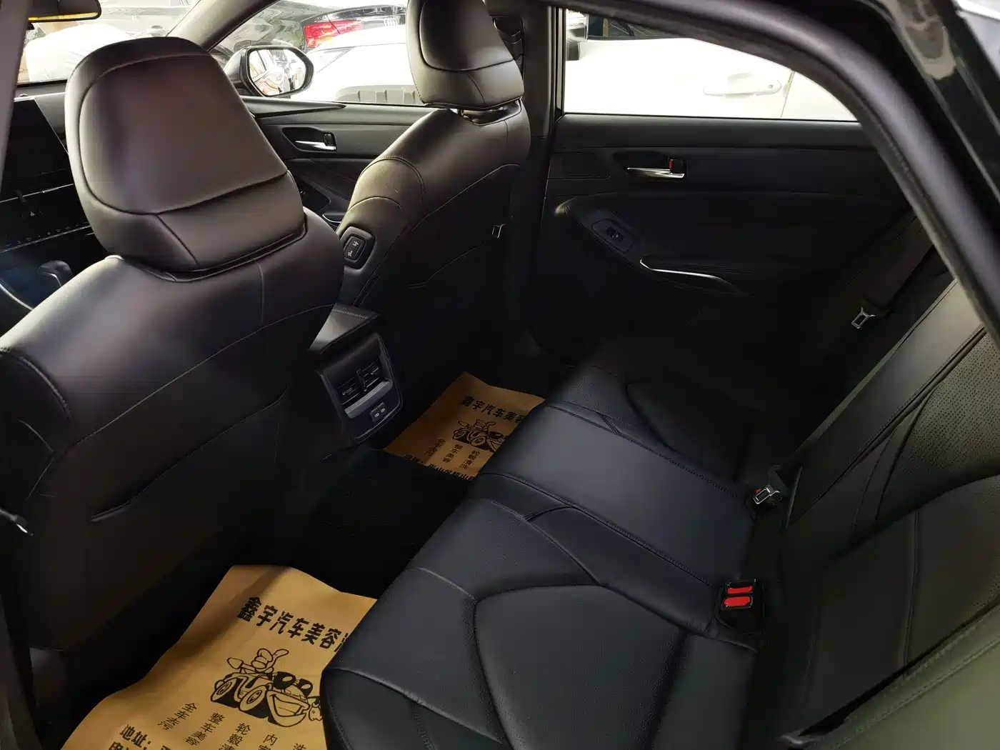 Toyota Avalon 2022 2.0L Luxury Edition фото 9