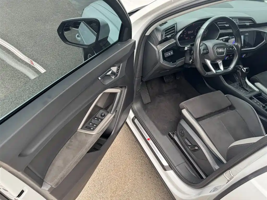 Audi Q3 2021 35 TFSI Fashion Sport фото 8