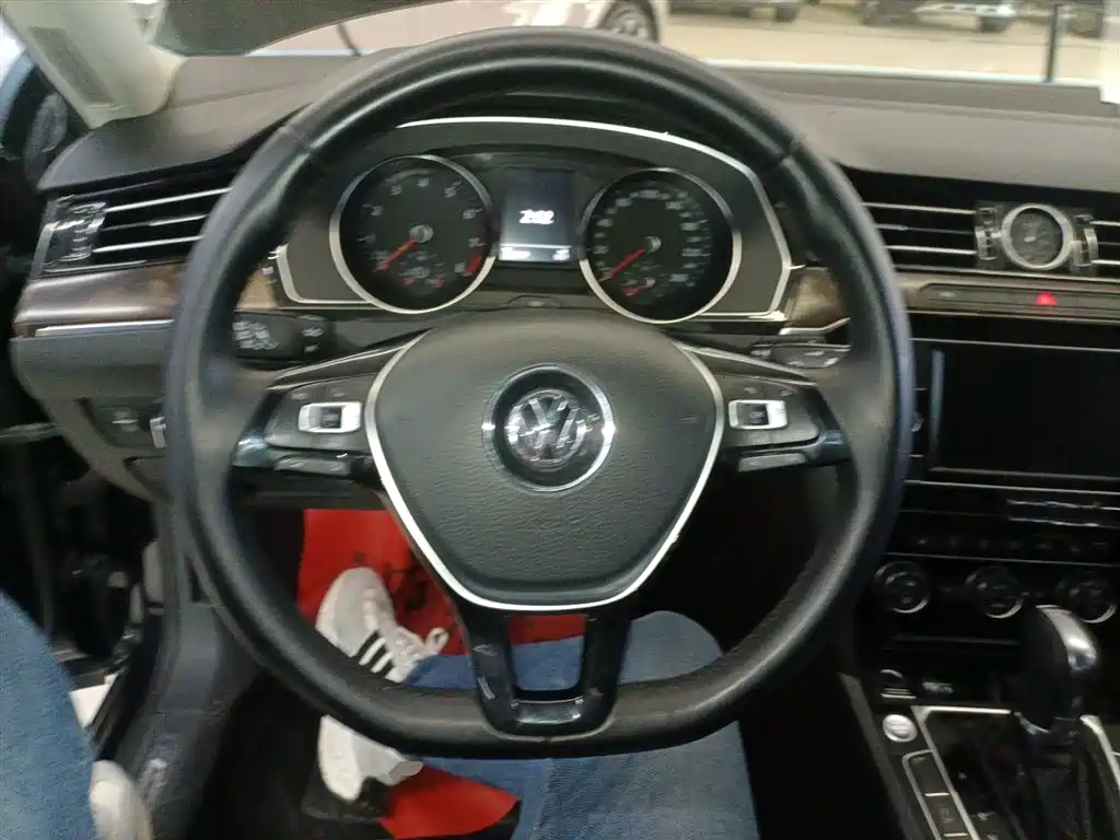 Volkswagen Magotan 2018 Facelift 330TSI DSG Luxury фото 11