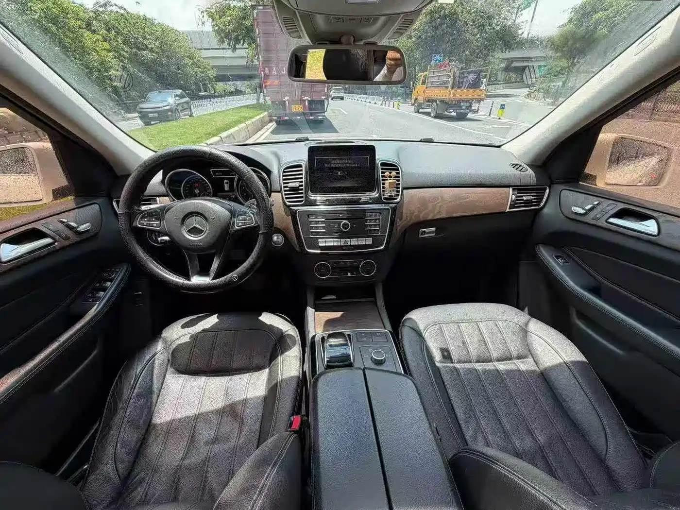 Mercedes-Benz GLE 2016 GLE 320 4MATIC Luxury фото 9