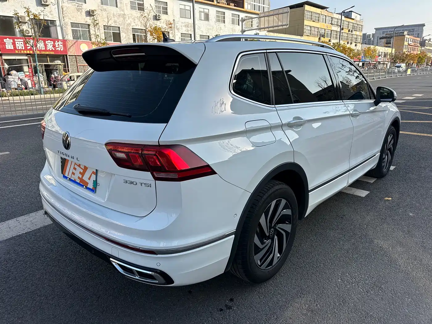 Volkswagen Tiguan L 2024 Outstanding 330TSI Auto 2WD R-Line Dragon Glory Edition фото 4