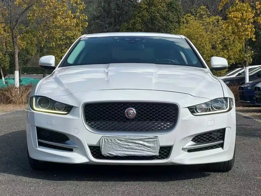 Jaguar XE 2016 2015 2.0T 200PS R-Sport
