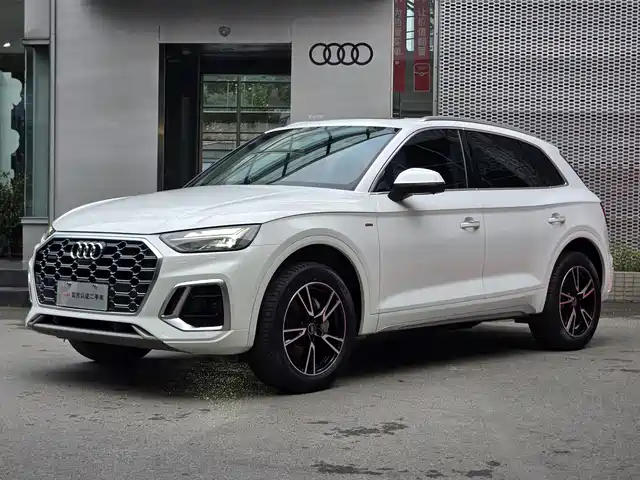 Audi Q5L 40T, Стиль Драйв