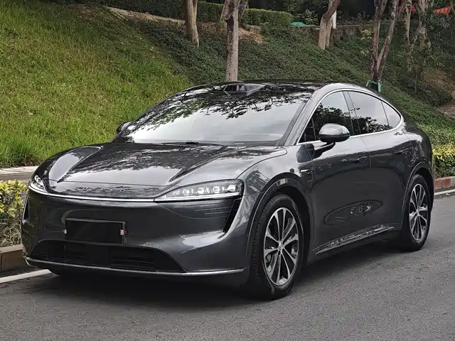 AITO WISDOM WORLD R7