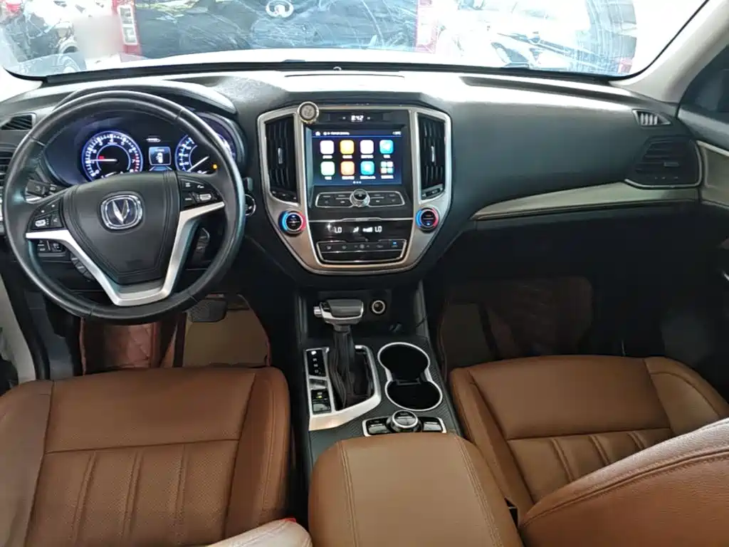 Changan CS95 2017 2017 2.0T FWD Zhitu Edition