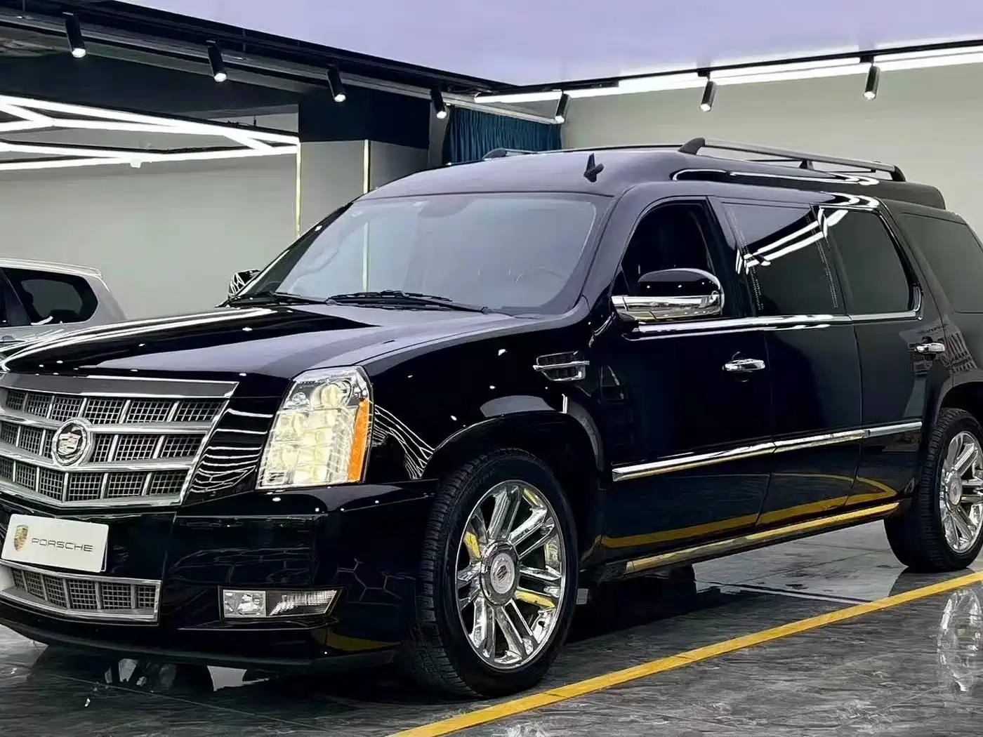 Cadillac Escalade 2013 6.2L ESV Platinum Extended