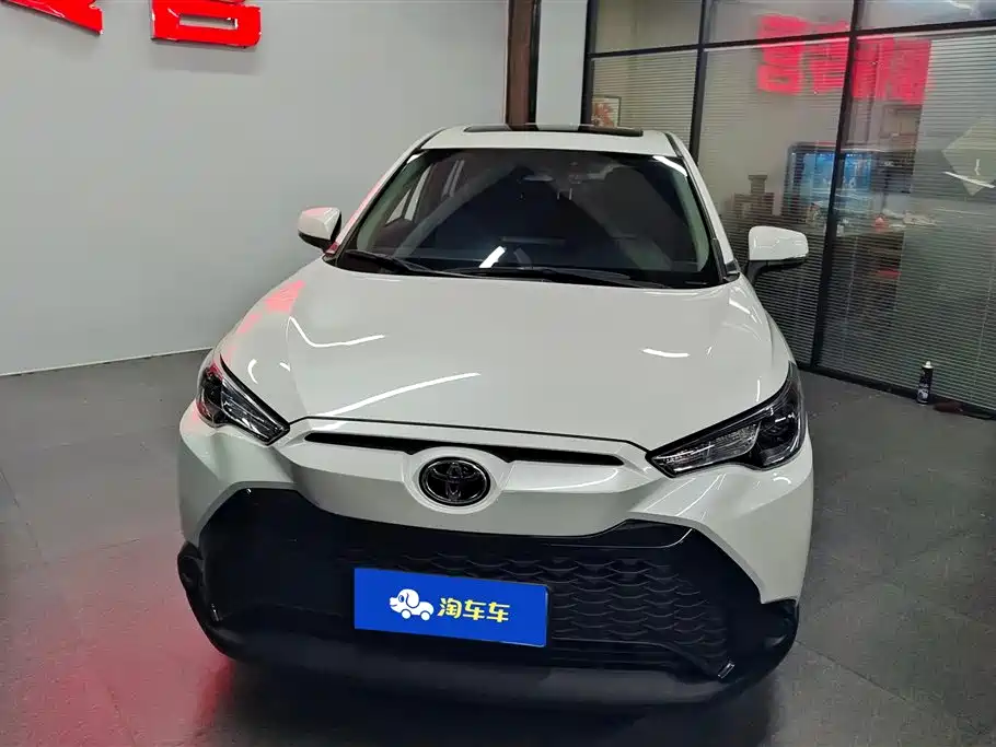 Toyota Frontlander 2023 2.0L CVT Leading Edition фото 2
