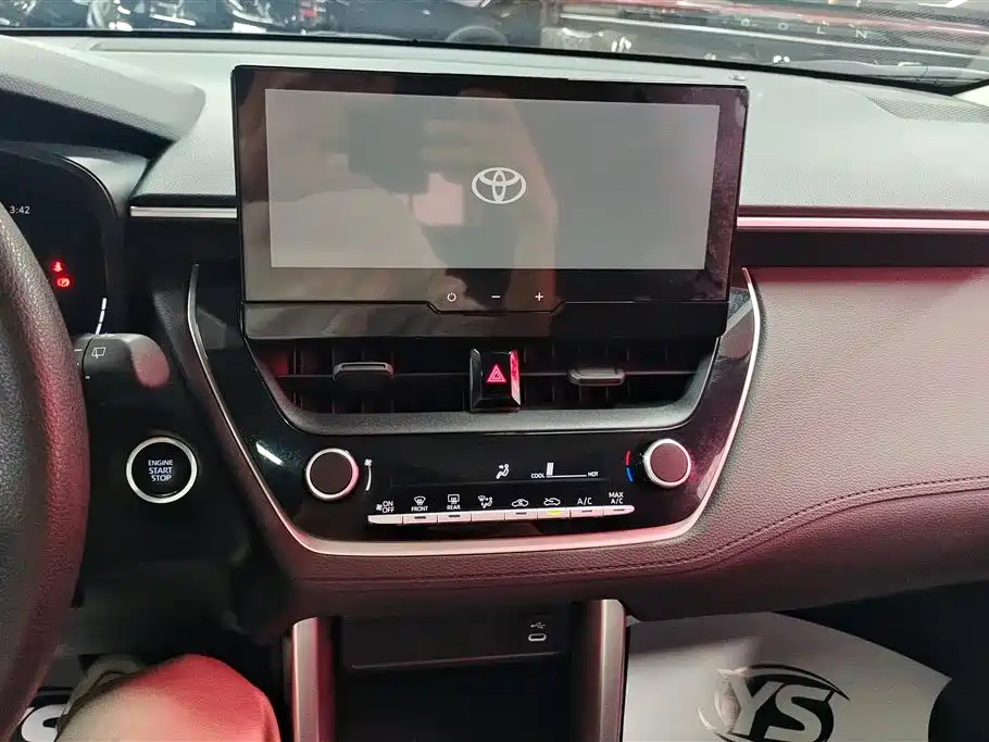 Toyota Frontlander 2023 2.0L CVT Leading Edition фото 13
