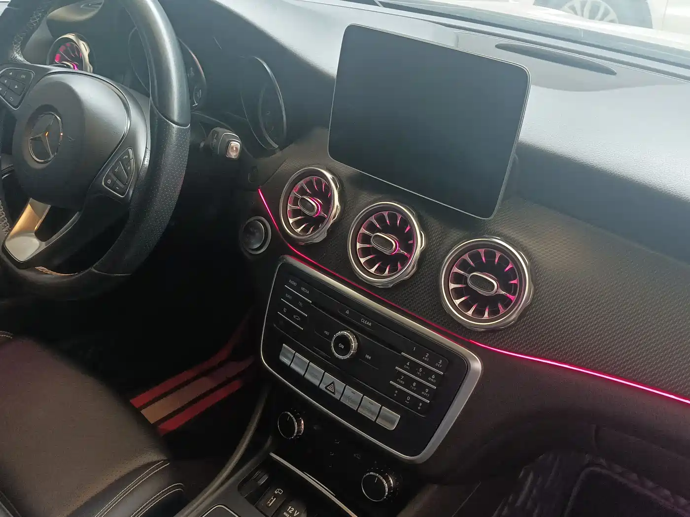 Mercedes-Benz GLA 2017 GLA 200 Dynamic фото 11