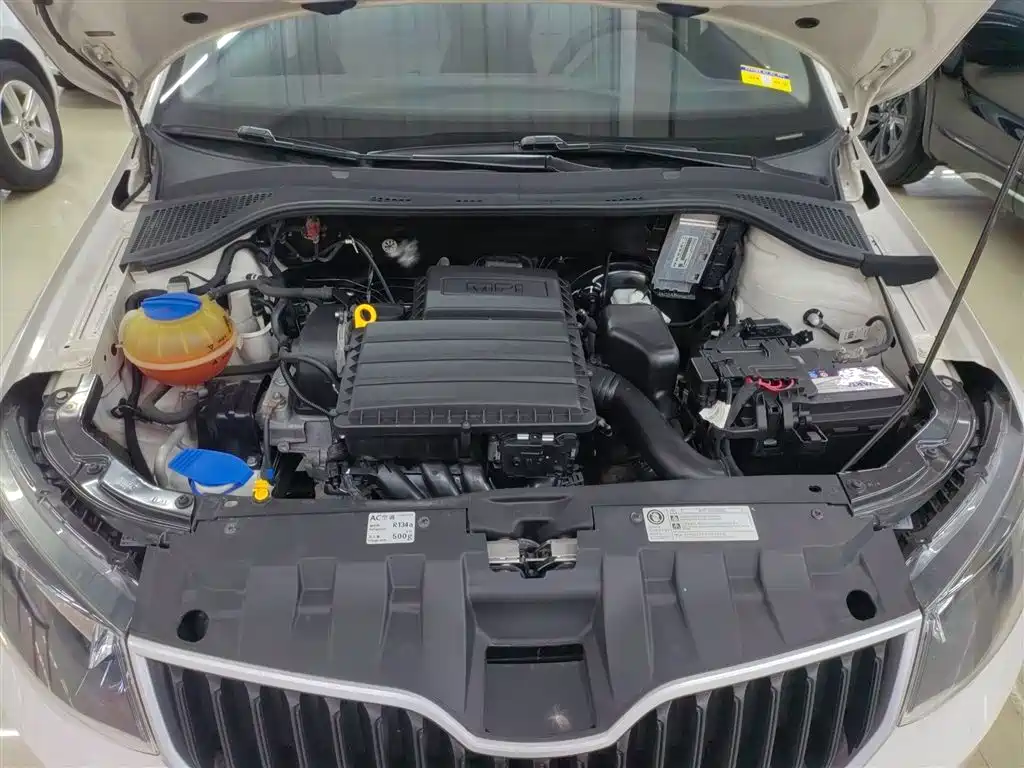 Škoda Fabia 2017 1.4L Auto Car Enjoy Edition фото 20