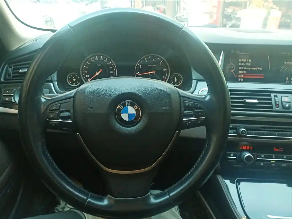 BMW 5 Series 2017 525Li Luxury Design Package фото 11