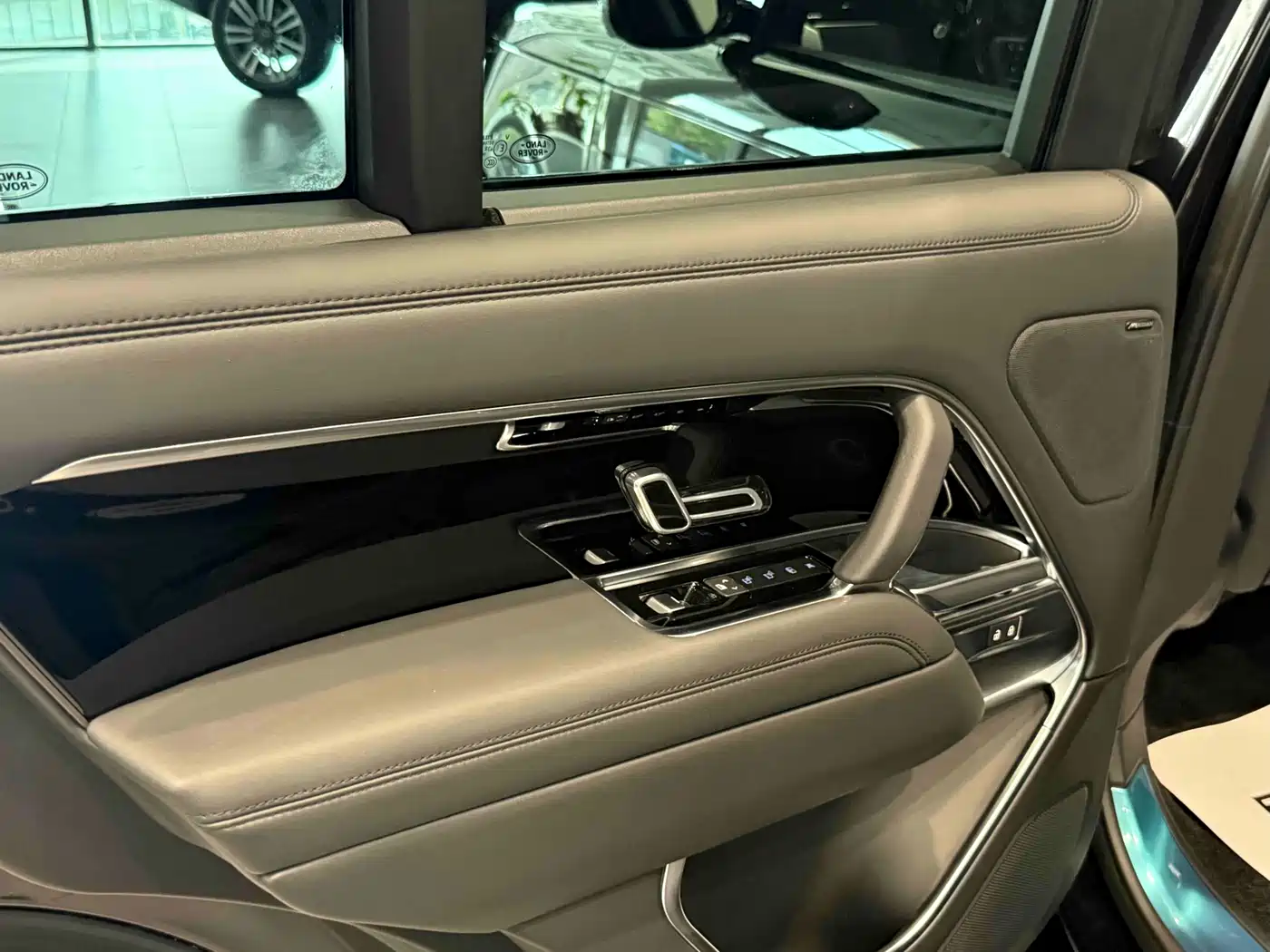 Land Rover Range Rover фото 17