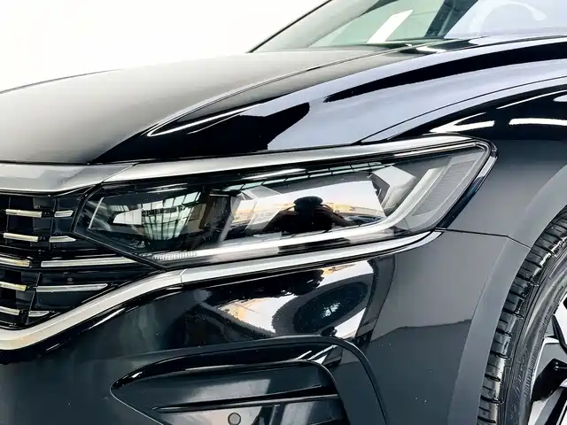 Volkswagen Passat 2022 330TSI Elite Edition фото 18