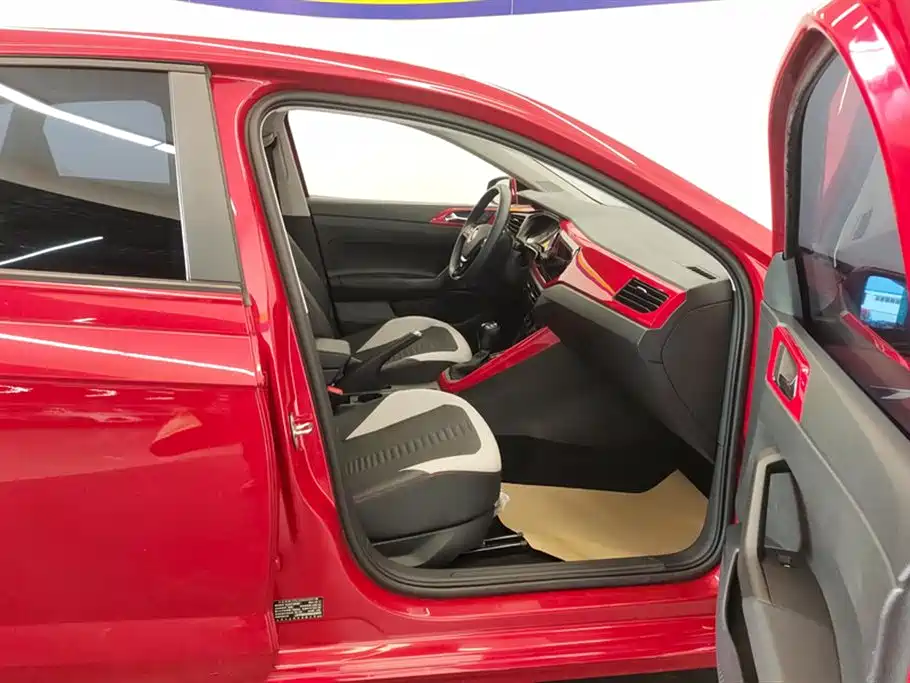 Volkswagen Polo 2021 Plus 1.5L Automatic Colorful Tech Edition фото 8