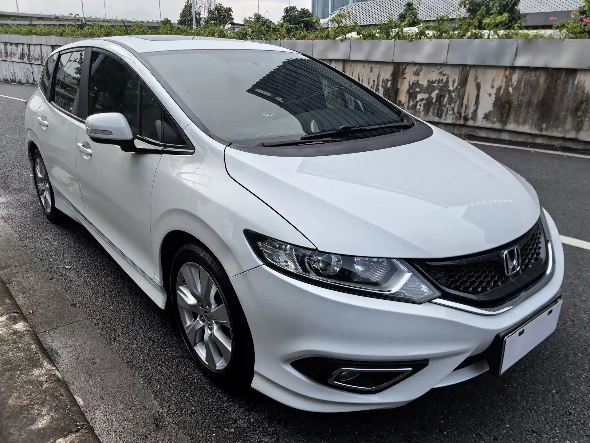 Фото 2 - Honda Jade