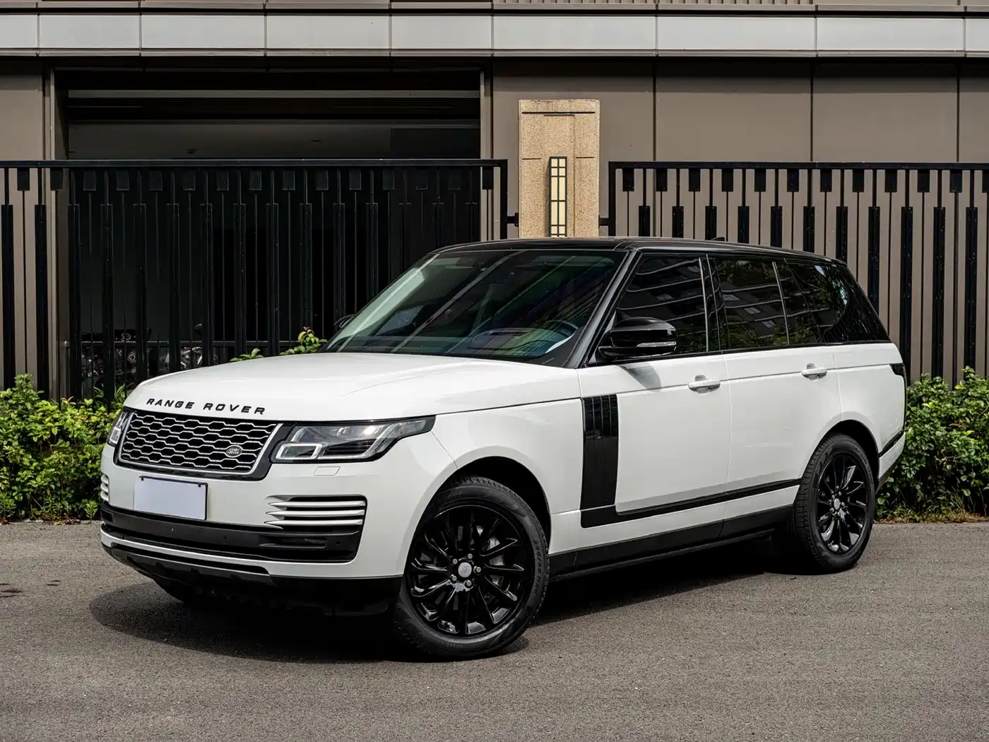 Land Rover Range Rover 2020 3.0 L6 Heritage Edition