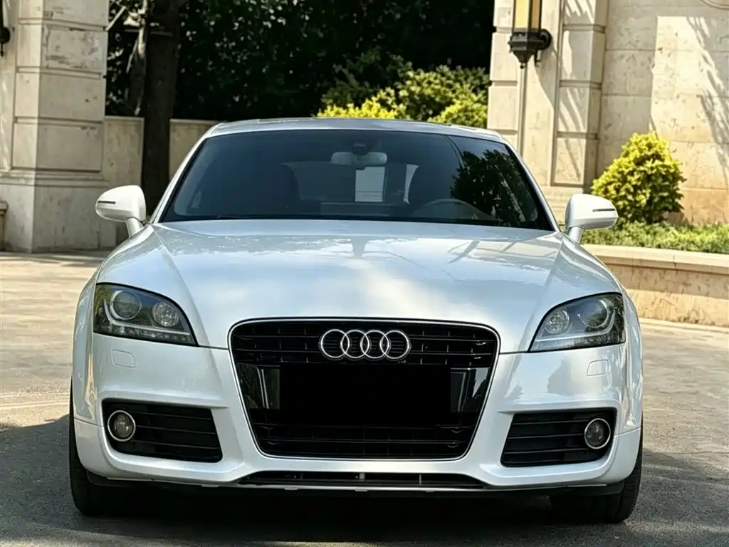 Audi TT 2011 TT Coupe 2.0TFSI фото 2