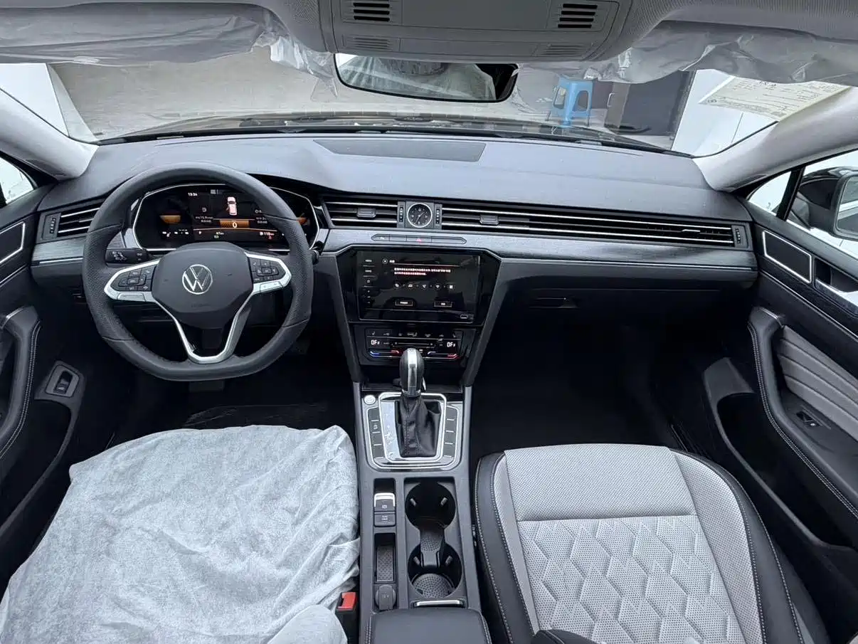 Volkswagen Magotan 2025 2025 Model Public Edition 280TSI DSG Luxury